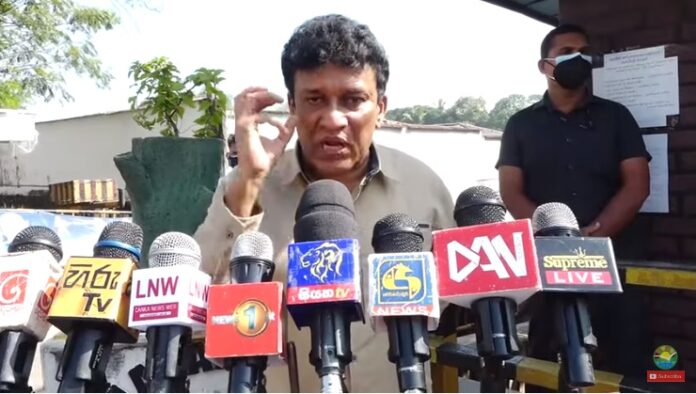 விரும்பினால் உள்ளே இன்றேல் வௌியே – மிரட்டும் மனோ