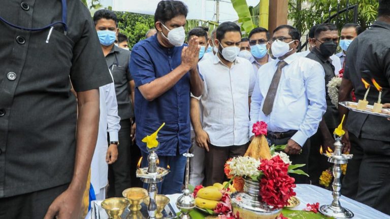 திருகோணமலையில் எதிர்கட்சித் தலைவர் சஜித் – படங்கள் இணைப்பு