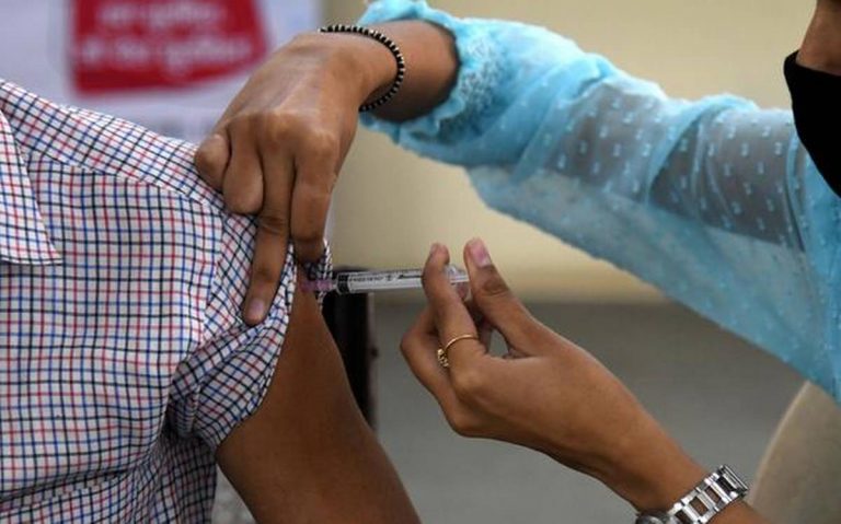 இலங்கையில் 5 மில்லியன் பேருக்கு பூஸ்டர் தடுப்பூசி