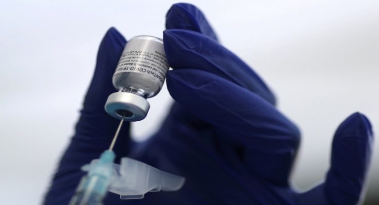 தடுப்பூசி போடாதவர்கள் வீட்டிலேயே முடங்கி இருக்கவும்