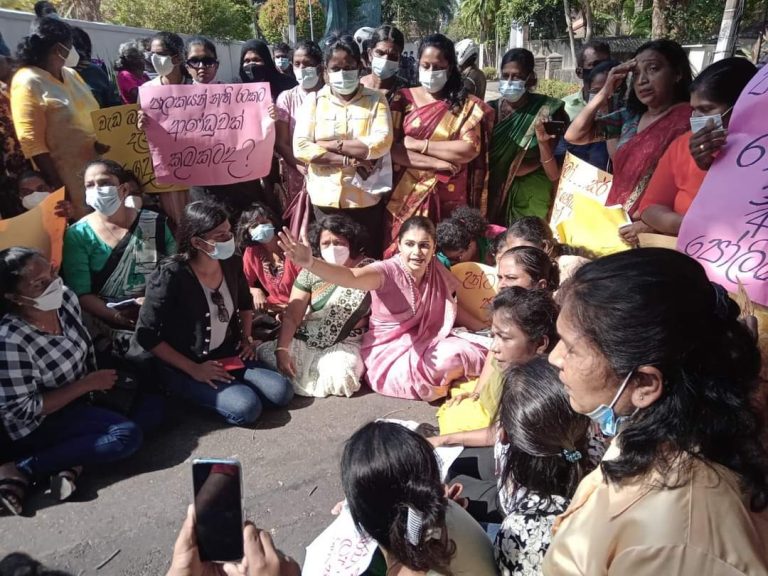 ஜனாதிபதியின் மிரிஹான இல்லத்தை சுற்றி வளைத்த பெண்கள்!