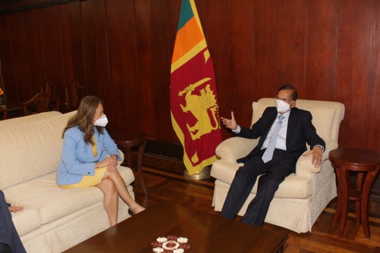 புதிய அமெரிக்கத் தூதுவர் வெளிநாட்டு அமைச்சர் பீரிஸூடன் சந்திப்பு