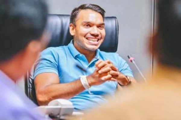 மஹிந்த ராஜபக்ஷ பதவி விலகினால் சஜித்துக்கு பெரும் தலையிடி! நாமலுக்கு அதிஸ்டம்!