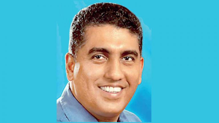 ஜோன்ஸ்டனுக்கு பிடியாணை
