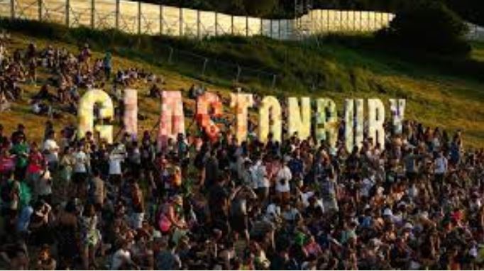 இரண்டு வருட இடைவெளிக்குப் பிறகு பிரிட்டனில் GLASTONBURY திருவிழா மீண்டும் தொடங்குகிறது