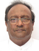 வியத்மகே சரத் வீரசேகரவை திட்டி விரட்டிய  மக்கள்