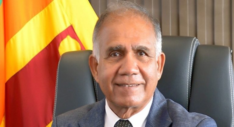 மோடி பெயரை கூறி சர்ச்சையில் சிக்கியவர் பதவி விலகி வீடு சென்றார்