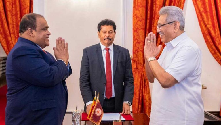 தம்மிக்க பெரேரா அமைச்சராக பதவிப்பிரமாணம் செய்துகொண்டார்