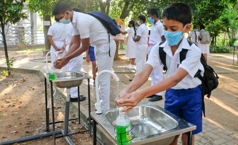 வாரத்தில் மூன்று நாட்களுக்கு பாடசாலைகள் இயங்கும் – கல்வி அமைச்சு