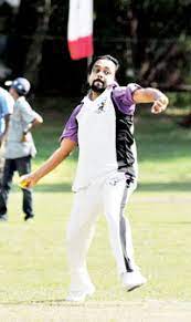 எரிமலையின் மேல் அமர்ந்து டென்னிஸ் பந்துகளை விளையாடுகிறோம் – விமல்