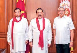 மஹிந்த, பசில் உள்ளிட்டோருக்கு வெளிநாடு செல்ல தடை விதிக்குமாறு மனு தாக்கல்