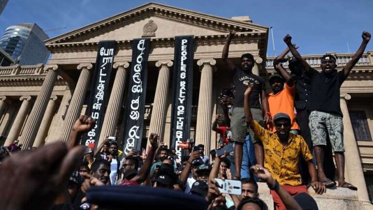 போராட்ட நாளன்று ஜனாதிபதி செயலகத்துக்குள் முதலில் நுழைந்தவர் கைது!