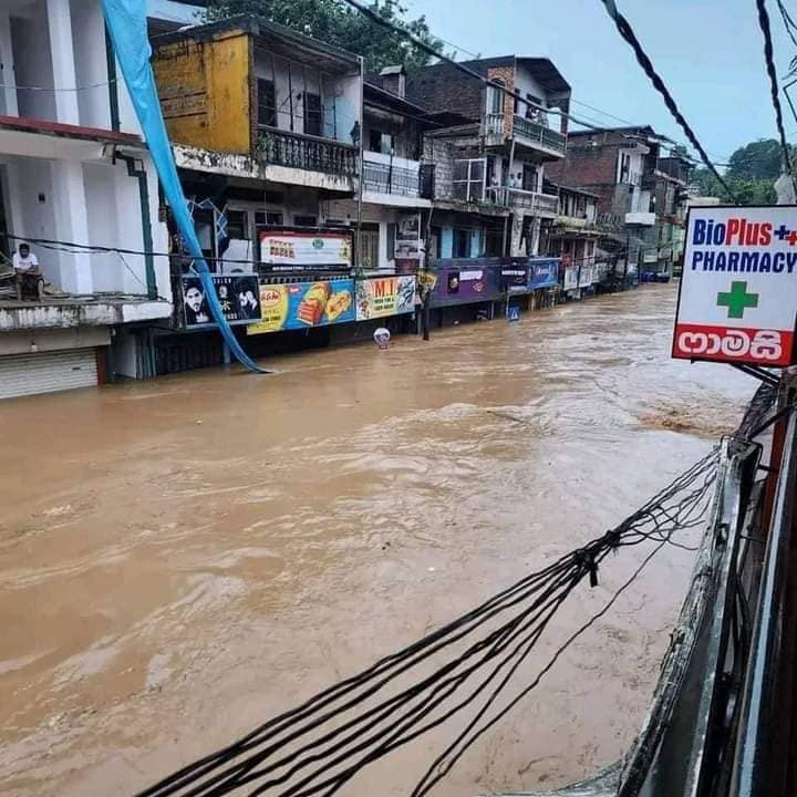 இலங்கையில் மோசமான வானிலையால் 1,500 பேர் பாதிப்பு