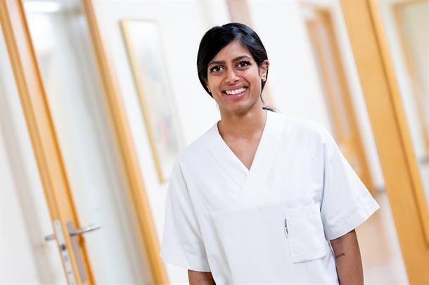 ஜெசுவந்தினி மருத்துவ மனையின் 2022 ஆம் ஆண்டு நடுநின்றிணைத்தல் சிறப்பாரத்தைப் பெற்றுள்ளார் 