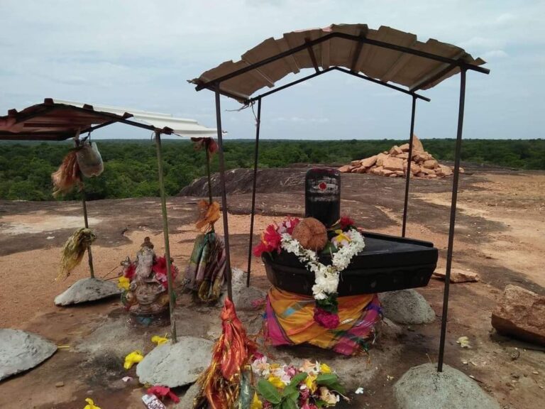 வவுனியா ஆதிசிவன் ஆலயம் முற்றாக அழிப்பு