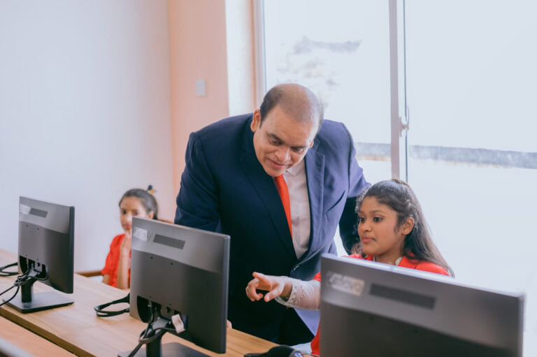 331 பிரதேச செயலக பகுதிகளில் கல்வி நிலையங்கள் அமைக்க தம்மிக்க பெரேரா திட்டம்