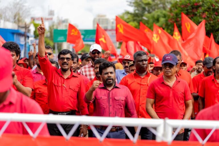 மக்களின் பலத்துடன் நாட்டை முன்னோக்கி கொண்டு செல்ல முடியும்!