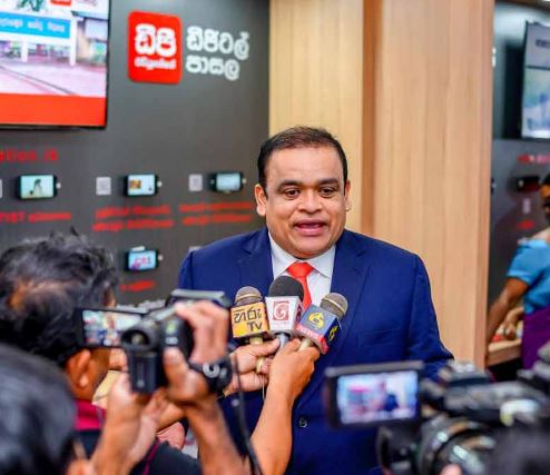 ஒரு வருடத்தில் கல்வியுடன் தொழில் பெற வழிகாட்டும் தம்மிக்க பெரேரா