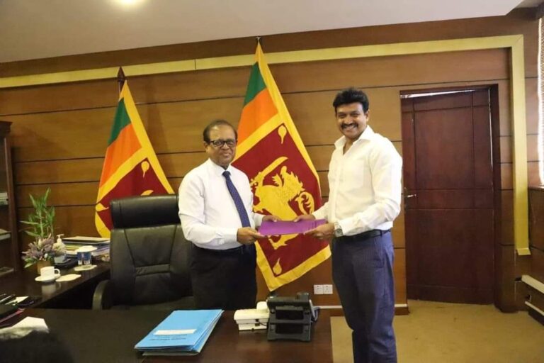 கிழக்கு மாகாண ஆசிரியர் பற்றாக்குறையை முழுமையாக பூர்த்தி செய்ய கல்வி அமைச்சருடன் ஆளுநர் பேச்சு