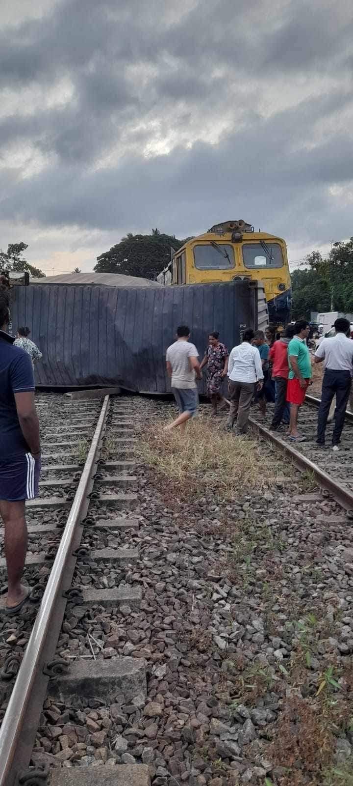 விபத்தினால் ரயில் சேவை பாதிப்பு