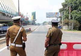 இலங்கையில் போலி பொலிஸார்