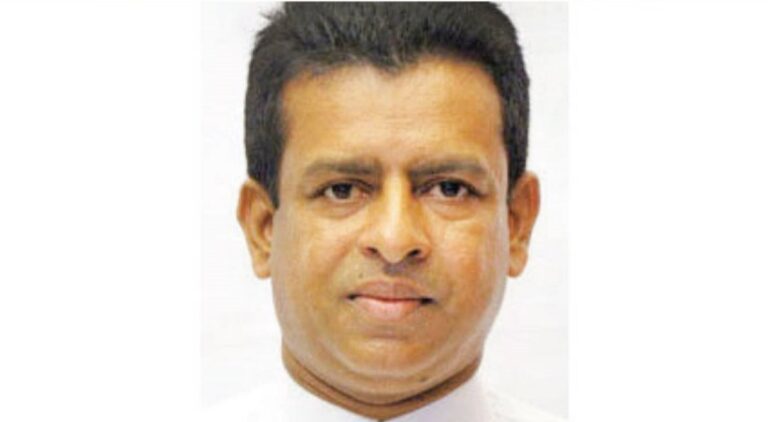 சட்டக் கல்லூரி பரீட்சையில் பார்த்து எழுதி சிக்கிய புத்திக எம்பி!