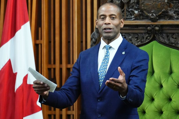 முதல் முறையாக கனடாவிற்கு கறுப்பின சபாநாயகர் 