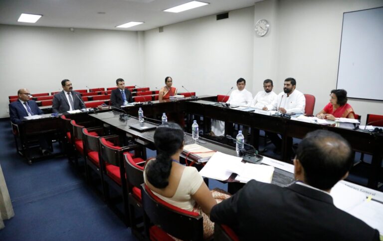 விமான தாமதம் சதியா?