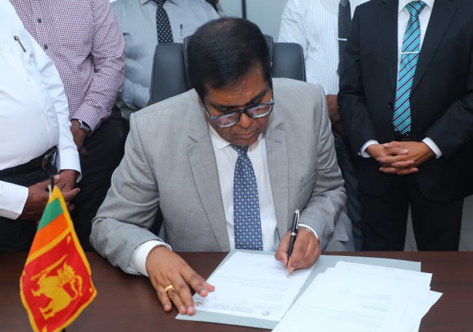 LRC புதிய தலைவர் கடமைகளை பொறுப்பேற்றுக் கொண்டார்