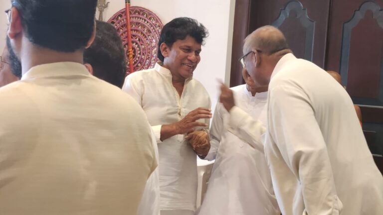 பெளத்தம் சிங்களத்துக்கு மட்டும் சொந்தமானதல்ல;மனோ,கம்மன்பில,இந்திய தூதர் மத்தியில் வல்பொல தேரர்