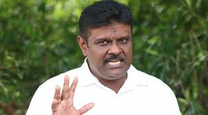 இந்திய இழுவைப் படகுகளின் அத்துமீறல்களை தடுக்க அரசு நடவடிக்கை எடுப்பதில்லை