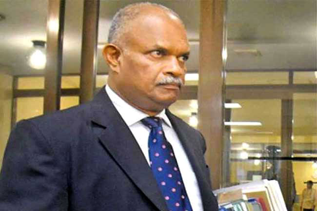 பொலிஸ் தரப்பில் 100 கோடி நட்டஈடு கோரி ஷானி அபேசேகர வழக்கு