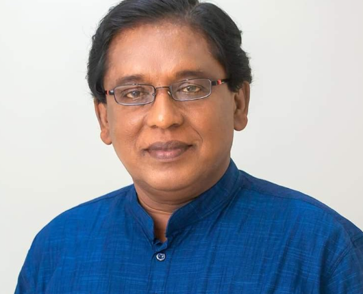பொலிஸ் சித்திரவதையால் இறந்த இளைஞனின் குடும்பத்துக்கு ஈ.சரவணபவன் நேரில்சென்று ஆறுதல்!