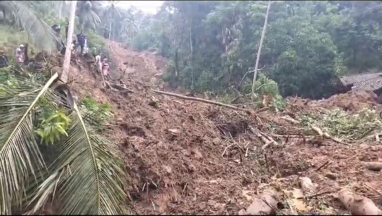 பலாங்கொடயில் மண்சரிவில் காணாமல் போன 4 பேரும் சடலங்களாக மீட்பு