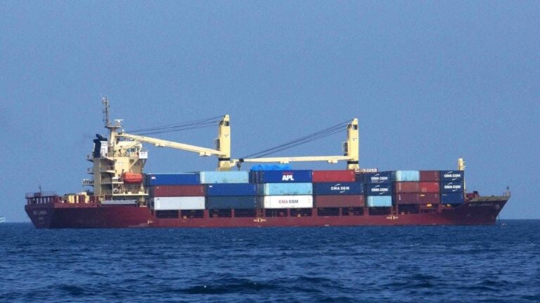 ஹவுதி போராளிகளின் தாக்குதல்களின் பின்னணியில் ஈரான்
