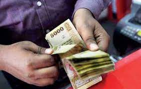 இலங்கையில் குடும்பங்களின் மாத வருமானம் வீழ்ச்சி