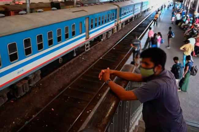 கொழும்பு – மட்டக்களப்பிற்கு இடையிலான ரயில் சேவைகள் வழமைக்கு திரும்பும்