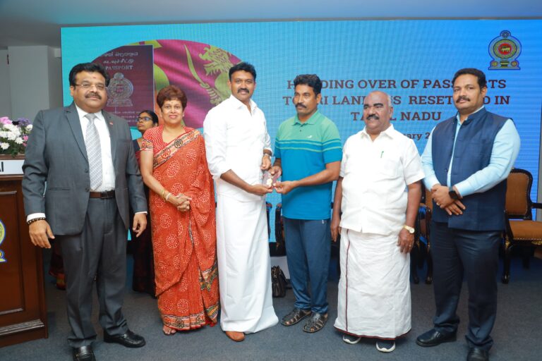 இந்தியவாழ் இலங்கை அகதிகளுக்கு உலக அங்கிகாரமிக்க கடவுச்சீட்டு – செந்தில் தொண்டமான் வழங்கி வைத்தார்
