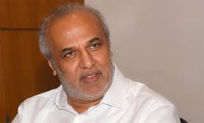 இஸ்ரேலை பாதுகாக்க கடற்படையை அனுப்புவதை நிறுத்திவிட்டு பாதிக்கப்பட்டிருக்கும் மக்களுக்கு உதஉங்கள் – ஹக்கீம்