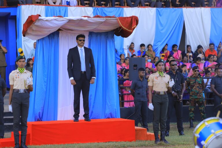 கிழக்கில் ஆளுநர் தலைமையில் பிரமாண்டமான சுதந்திர தின நிகழ்வு