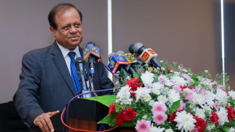 பாடசாலைகளுக்கு அரசியல்வாதிகளின் பெயர்களை வைப்பதை தவிர்க்க நடவடிக்கை