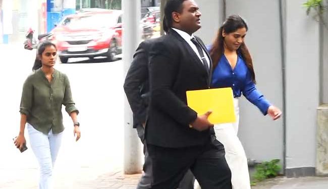 1711531789-keheliyage-diyaniya-chamithri-L-650x375