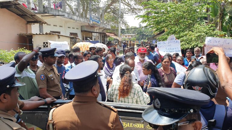 இந்திய மீனவர்களின் அத்துமீறலுக்கு எதிராக வடக்கு மீனவர்கள் போராட்டம்