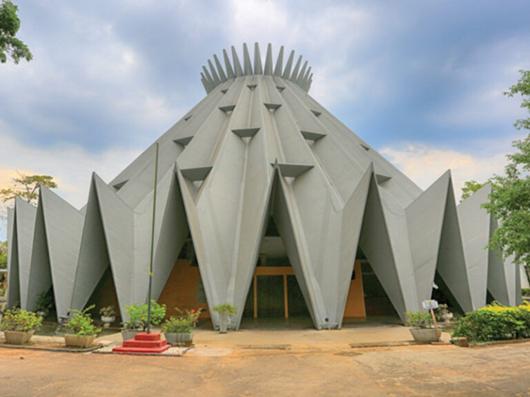 மீண்டும் திறக்கப்பட்ட கோளரங்கம்