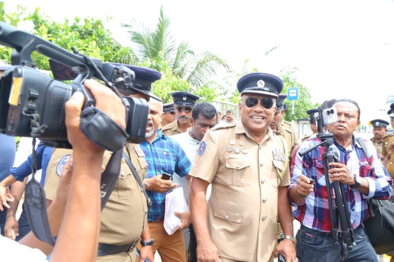 எம்பிக்களுக்கான வாகன அனுமதிப் பத்திரம் வழங்க எதிர்ப்பு!