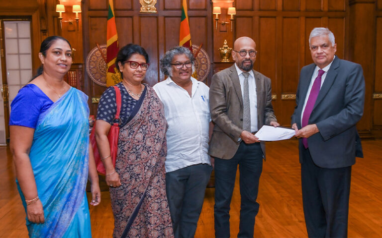 நினைவேந்தல் தொடர்பில் ஆராய நியமிக்கப்பட்டநிபுணர் குழு அறிக்கை ஜனாதிபதியிடம் கையளிப்பு