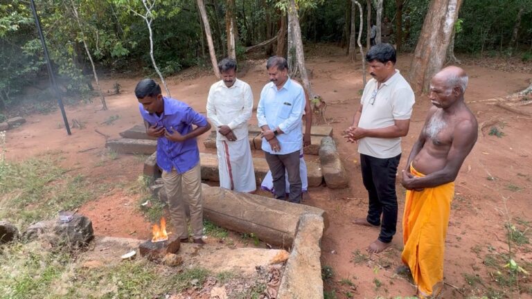 பொலிஸாரின் கண்காணிப்புக்கு மத்தியில் சிவ வழிபாடு