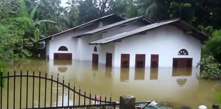 இலங்கையில் ஏற்பட்ட மோசமான காலநிலையால் 17 பேர் உயிரிழப்பு – 87 ஆயிரத்துக்கும் மேற்பட்டோர் பாதிப்பு!