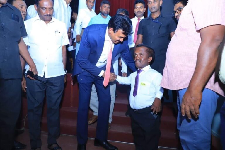 கிழக்கு  மாகாண உள்ளூராட்சி சாதாரண ஊழியர்கள் வாழ்வில் புது நம்பிக்கை ஏற்படுத்திய ஆளுநர் செந்தில்