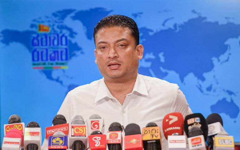 வீழ்ந்த நாட்டை இரண்டு வருடத்தில் மீட்பது அதிசயம் – திலும் அமுனுகம